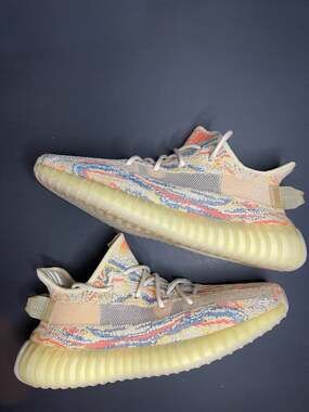 Yeezy Boost 350 V2 “MX Oat” Size 9.5M 
OG box